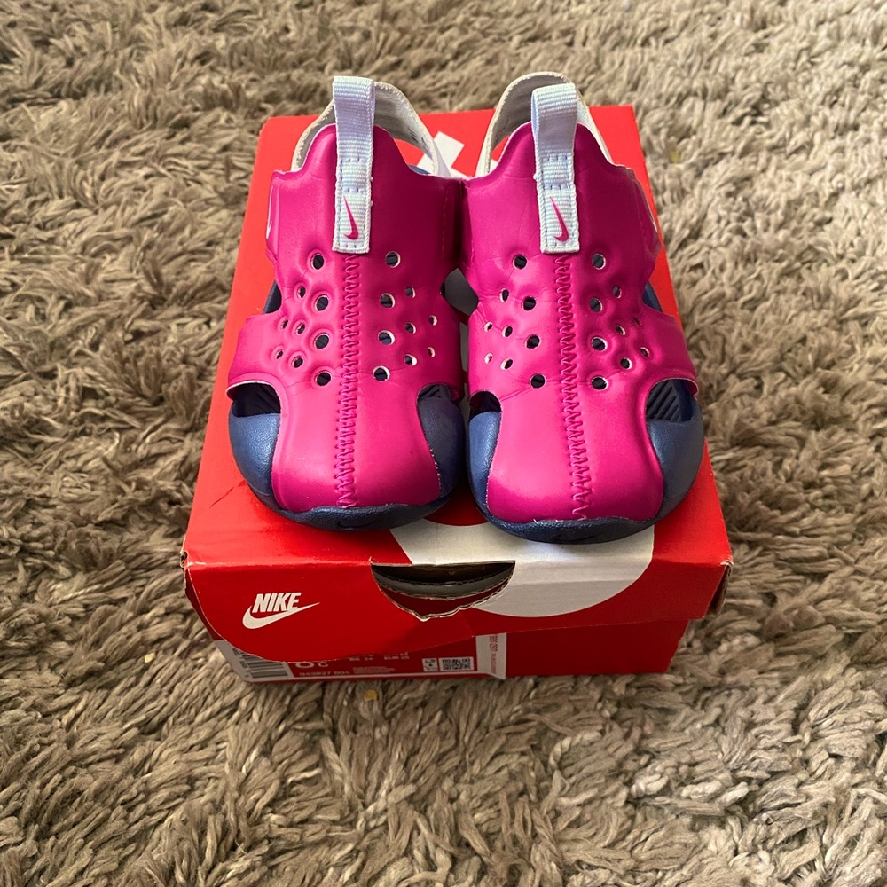 Nike Sunray sandals girls size 8C fire berry and grey